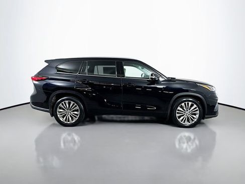 Used 2022 Toyota Highlander Platinum AWD/4WD image 9