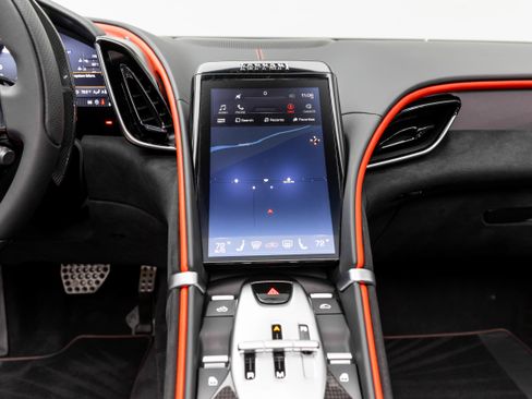 Used 2025 Ferrari Roma Spider RWD image 57