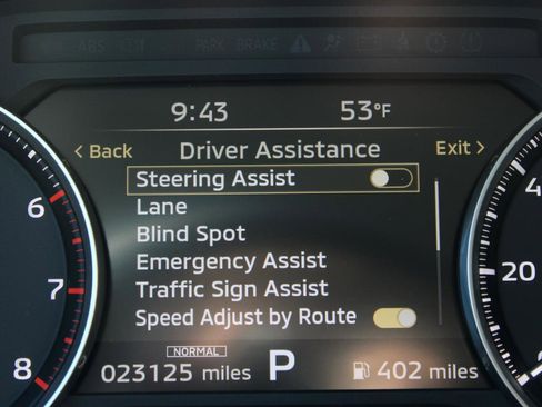 Used 2025 Mitsubishi Outlander SE FWD image 26