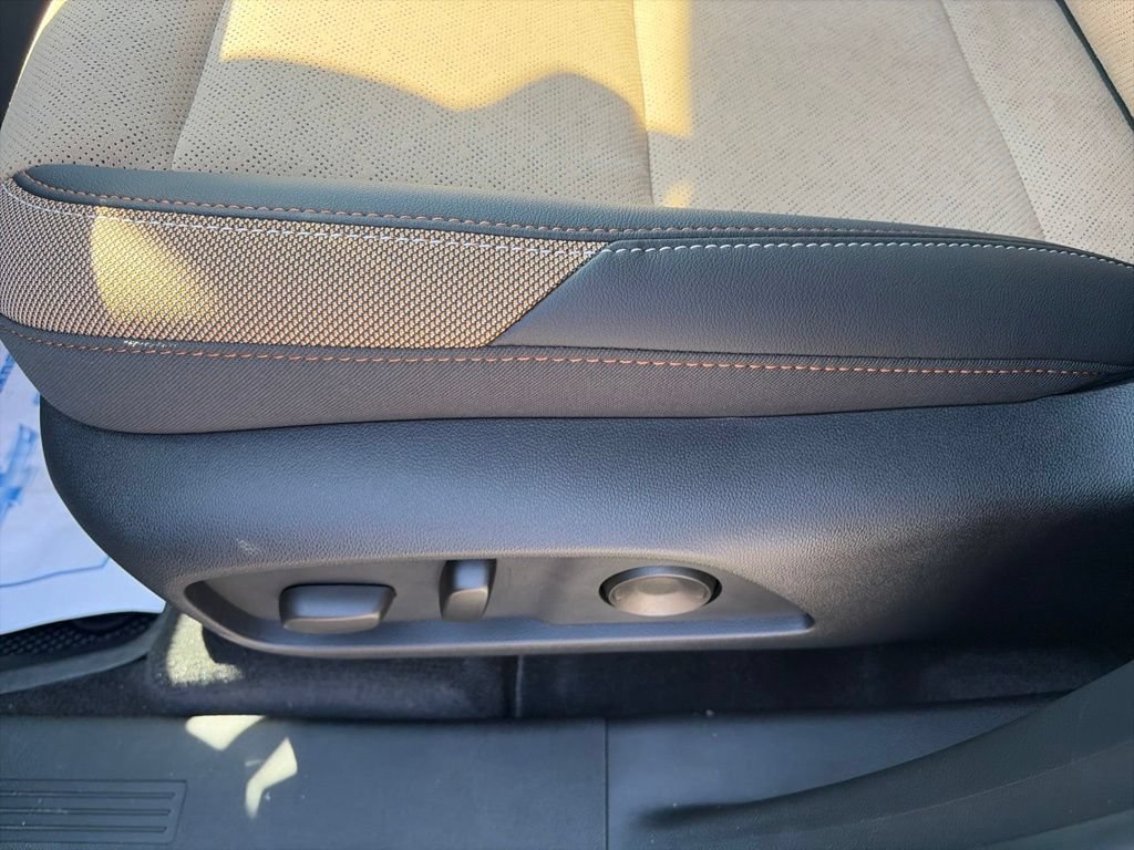 New 2027 Chevrolet Equinox ACTIV w/ Safety and Technology Package AWD/4WD image 18
