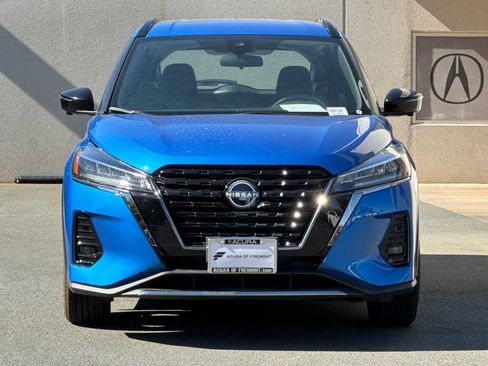 Used 2024 Nissan Kicks SR image 9