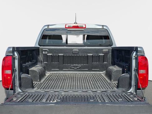 Used 2022 Chevrolet Colorado LT w/ Safety Package RWD image 14