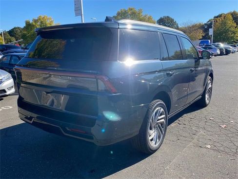 New 2025 Lincoln Navigator Reserve image 30