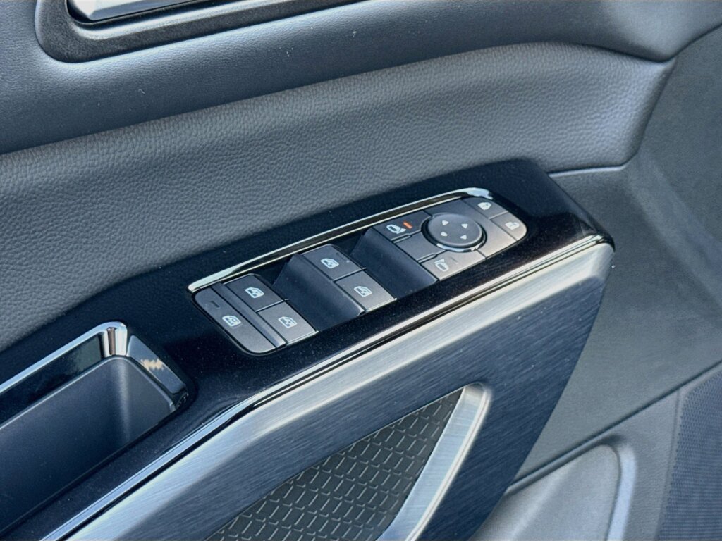 New 2026 Nissan Pathfinder SL AWD/4WD image 10
