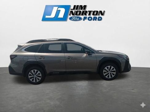 Used 2024 Subaru Outback Premium AWD/4WD image 12