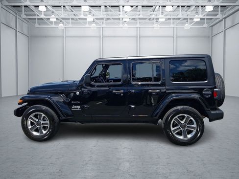 Used 2023 Jeep Wrangler Unlimited Sahara w/ Cold Weather Group AWD/4WD image 2