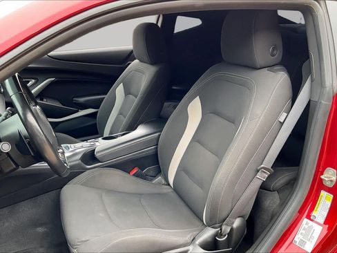 Used 2021 Chevrolet Camaro LT w/ RS Package RWD image 7