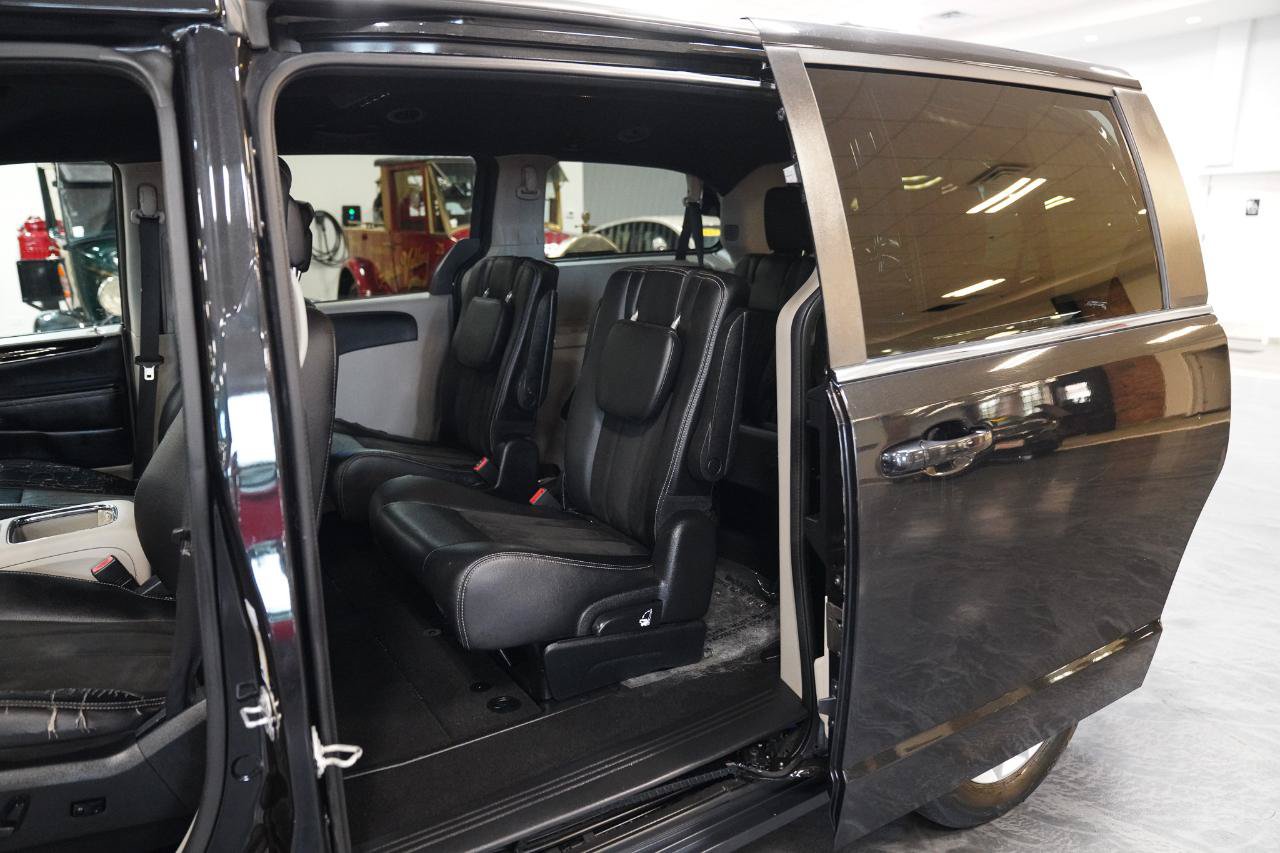 Used 2019 Dodge Grand Caravan SXT FWD image 21