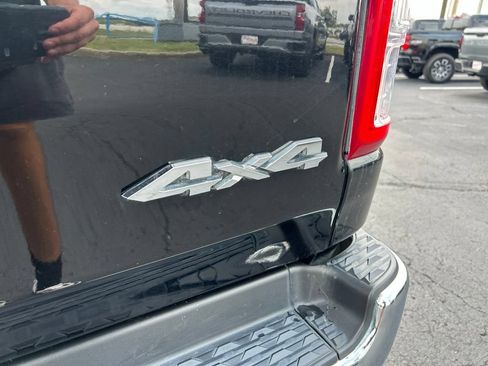 Used 2020 RAM 1500 Big Horn AWD/4WD image 14