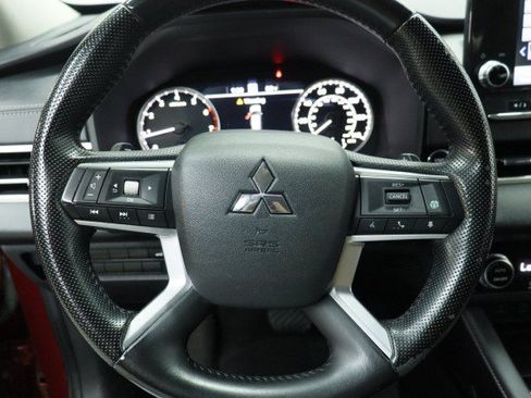 Used 2022 Mitsubishi Outlander SE FWD image 10