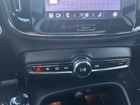 Certified 2025 Volvo XC40 B5 Plus image 26