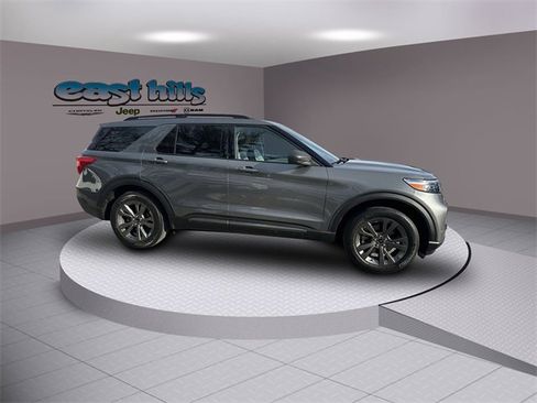 Used 2021 Ford Explorer XLT w/ Equipment Group 202A image 2