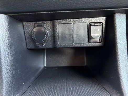 Used 2015 Toyota Corolla LE FWD image 20