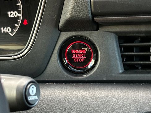 Used 2025 Honda Pilot TrailSport image 26