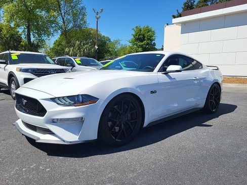 Used 2019 Ford Mustang GT Premium w/ Equipment Group 401A image 4