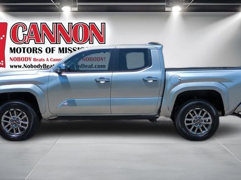 Used 2024 Toyota Tacoma Limited w/ Limited Package (LT) AWD/4WD image 8
