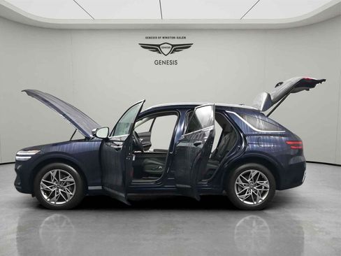 Used 2025 Genesis GV70 2.5T AWD/4WD image 29