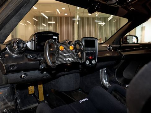 Used 2020 McLaren Senna RWD image 78