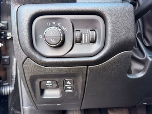 New 2026 RAM 1500 4x4 Crew Cab image 24