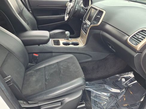 Used 2014 Jeep Grand Cherokee Altitude AWD/4WD image 7