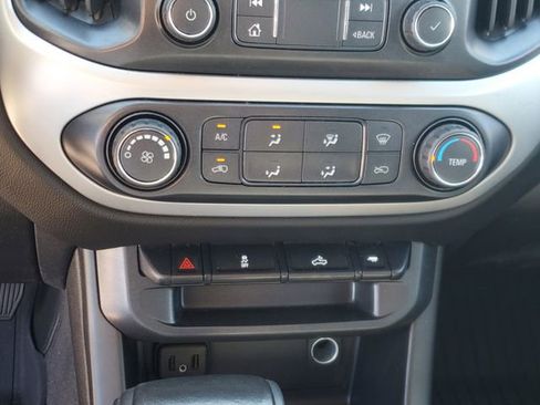 Used 2020 Chevrolet Colorado LT image 25