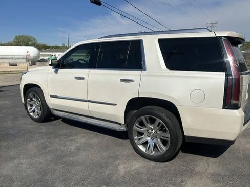 Used 2015 Cadillac Escalade Luxury AWD/4WD image 27