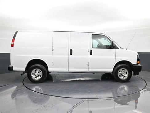 Used 2023 Chevrolet Express 2500 Work Van image 6