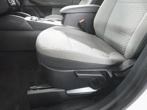 Used 2021 Ford Escape SE image 10