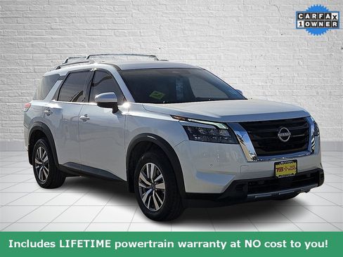 Used 2025 Nissan Pathfinder SL image 6