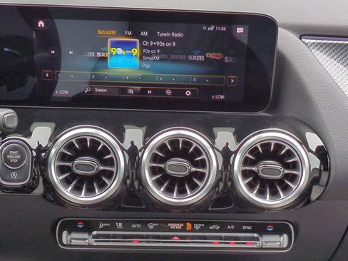 Certified 2022 Mercedes-Benz GLA 250 4MATIC image 18