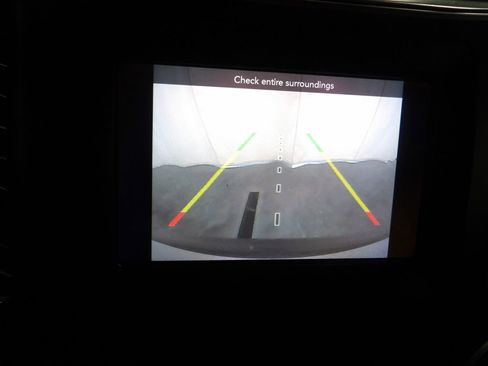 Used 2020 Jeep Cherokee Latitude w/ Cold Weather Group AWD/4WD image 15