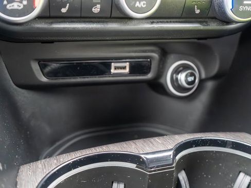 Used 2022 Alfa Romeo Giulia Ti w/ Active Assist Plus Package image 27