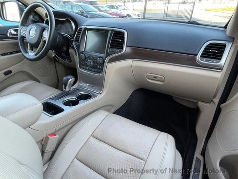Used 2017 Jeep Grand Cherokee Limited w/ Luxury Group II image 17