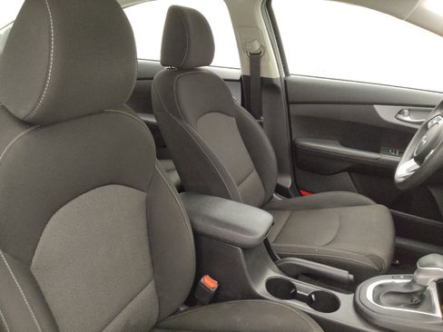 Used 2023 Kia Forte LXS w/ LXS Technology Package FWD image 21