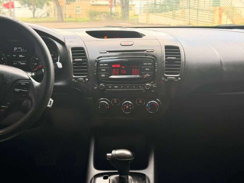 Used 2018 Kia Forte LX FWD image 14