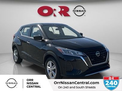 New 2025 Nissan Kicks Play S