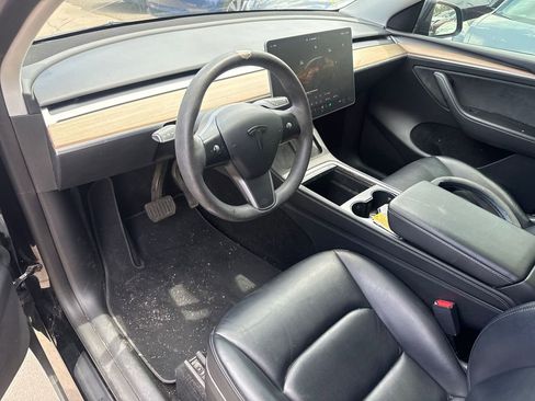 Used 2023 Tesla Model Y Long Range AWD/4WD image 3