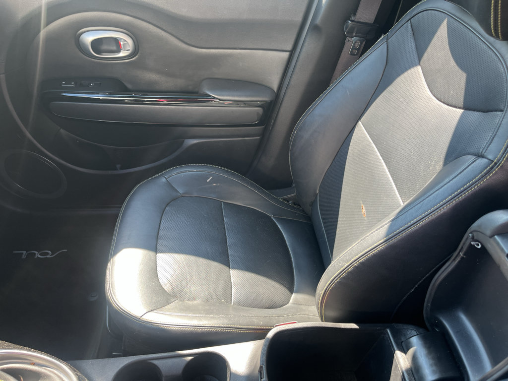 Used 2015 Kia Soul + w/ Primo Package FWD image 18