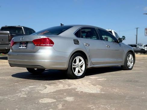 Used 2013 Volkswagen Passat TDI SEL Premium image 2