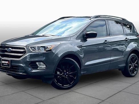 Used 2018 Ford Escape SE w/ SE Sport Appearance Package AWD/4WD image 1