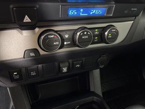 Used 2022 Toyota Tacoma SR5 w/ Technology Package image 29