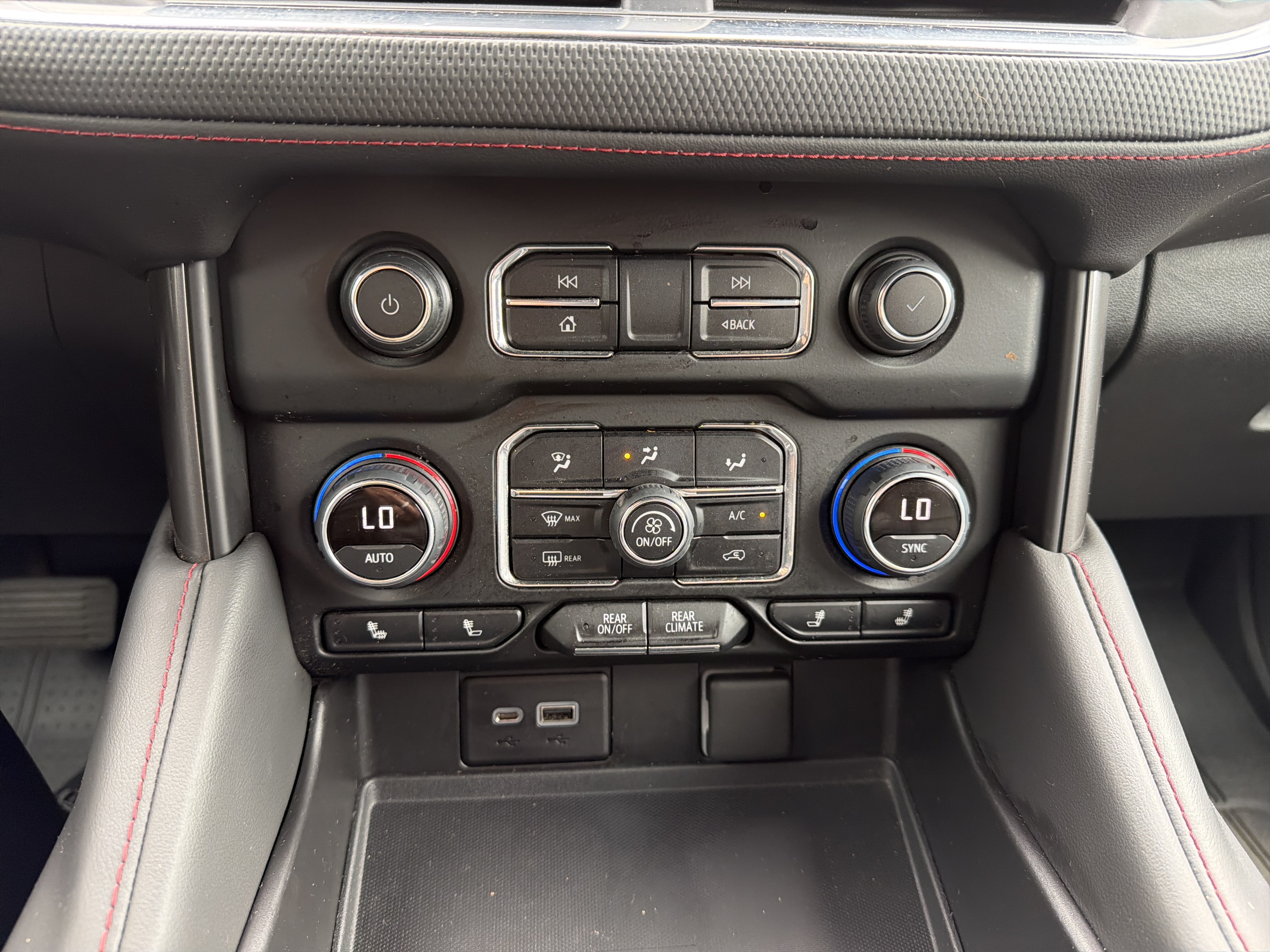 Used 2022 Chevrolet Tahoe RST w/ Luxury Package AWD/4WD image 24