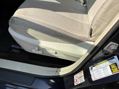 Used 2012 Subaru Legacy 2.5i Premium w/ All-Weather Pkg + Moonroof image 15