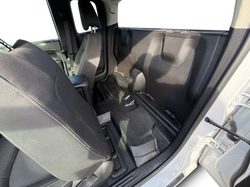 Used 2022 Chevrolet Colorado LT w/ Fleet Safety Package image 16