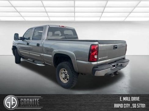 Used 2006 Chevrolet Silverado 2500 LT w/ Heavy-Duty Power Package image 6