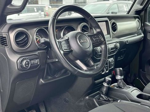 Used 2022 Jeep Gladiator Sport image 12