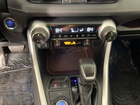 Used 2021 Toyota RAV4 Limited image 27