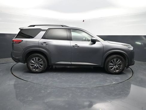 Used 2024 Nissan Pathfinder SV AWD/4WD image 10