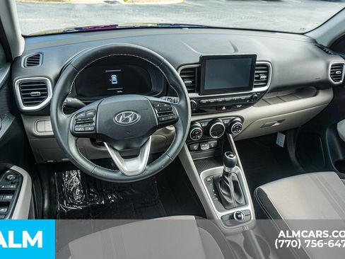 Used 2024 Hyundai Venue SEL FWD image 27