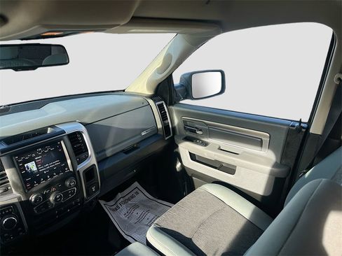 Used 2019 RAM 1500 Big Horn image 22